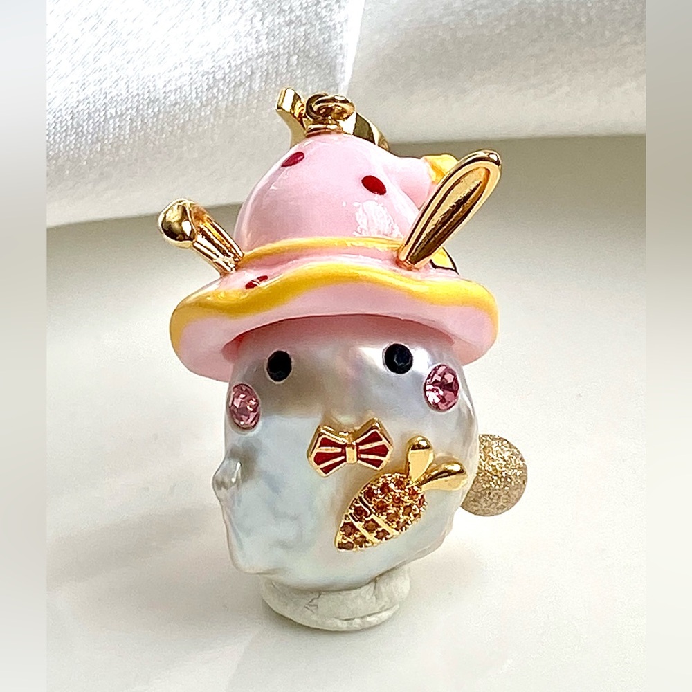 P225-Exclusive Handmade High Quality Flameball Pearl Detachable Bunny Pendant